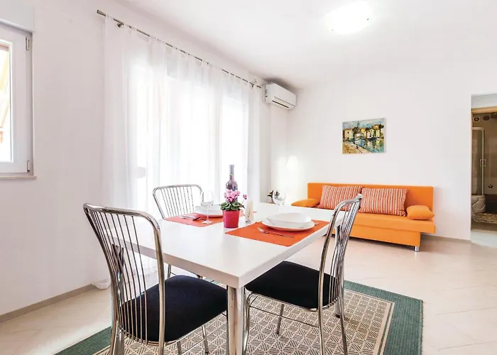 Apartmán 1 Bedroom Gorgeous In *