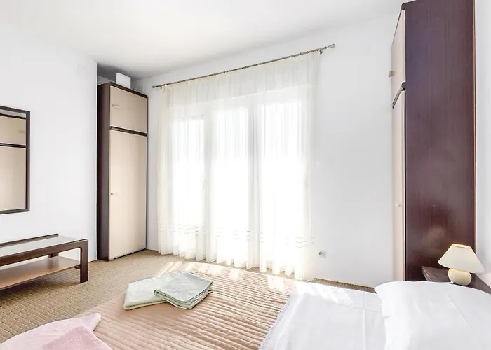 Apartmán 1 Bedroom Gorgeous In *