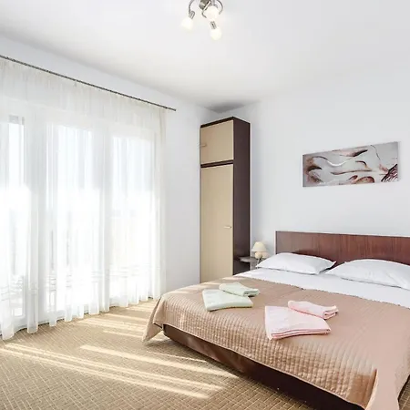 Apartment 1 Bedroom Gorgeous Apartment In Selce