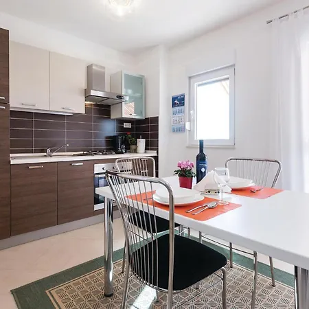 Apartment 1 Bedroom Gorgeous Apartment In Selce