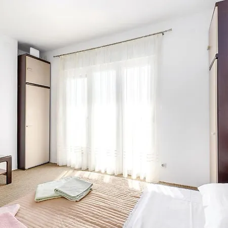 Apartment 1 Bedroom Gorgeous Apartment In Selce *
