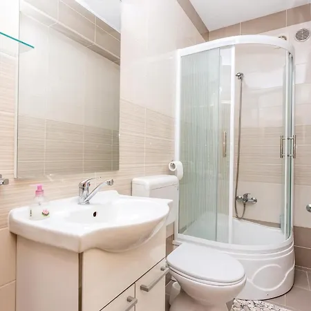 1 Bedroom Gorgeous Apartment In Selce Selce