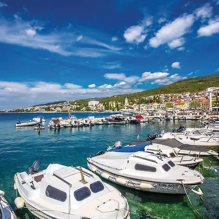 1 Bedroom Gorgeous Apartment In Selce