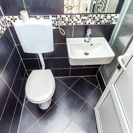 1 Bedroom Gorgeous Apartment In Selce *