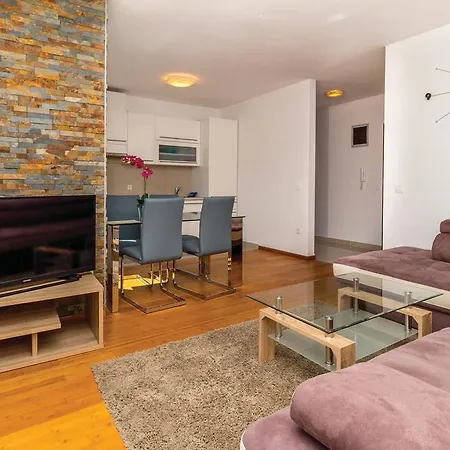 1 Bedroom Gorgeous Apartment In Selce Apartment Selce