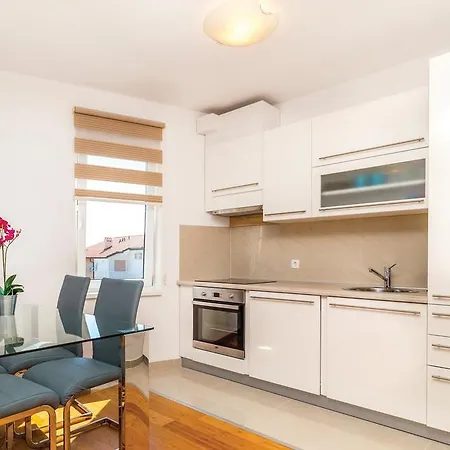 1 Bedroom Gorgeous Apartment In Selce *