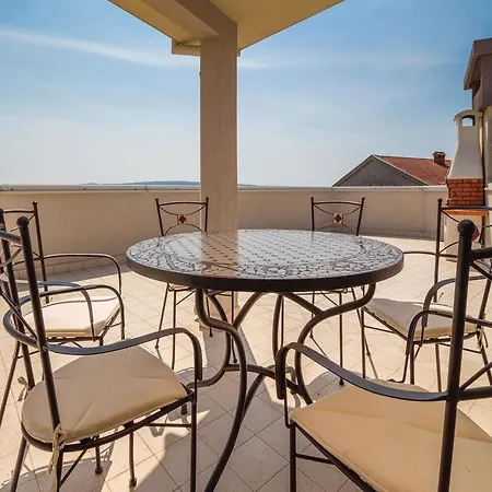 Apartment 1 Bedroom Gorgeous Apartment In Selce *