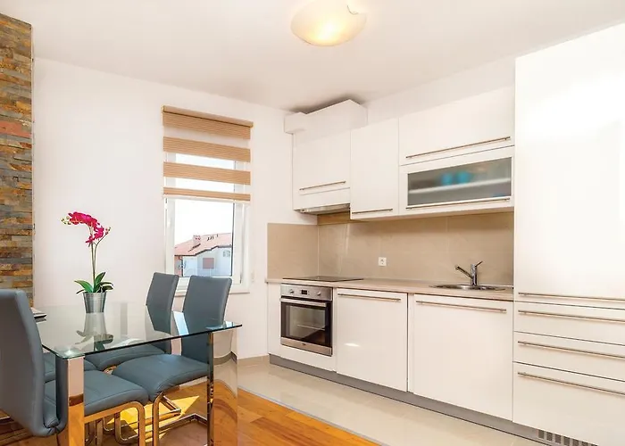 1 Bedroom Gorgeous In *